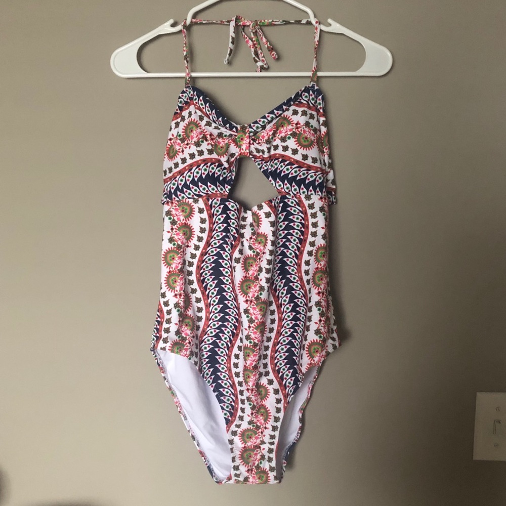 NWT Cupshe L One Piece Cutout Swimsuit
